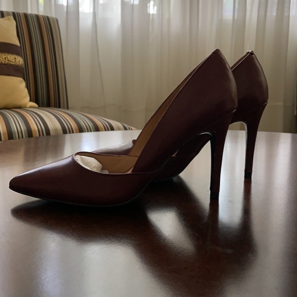 Banana republic black rose damsel dorsal heels